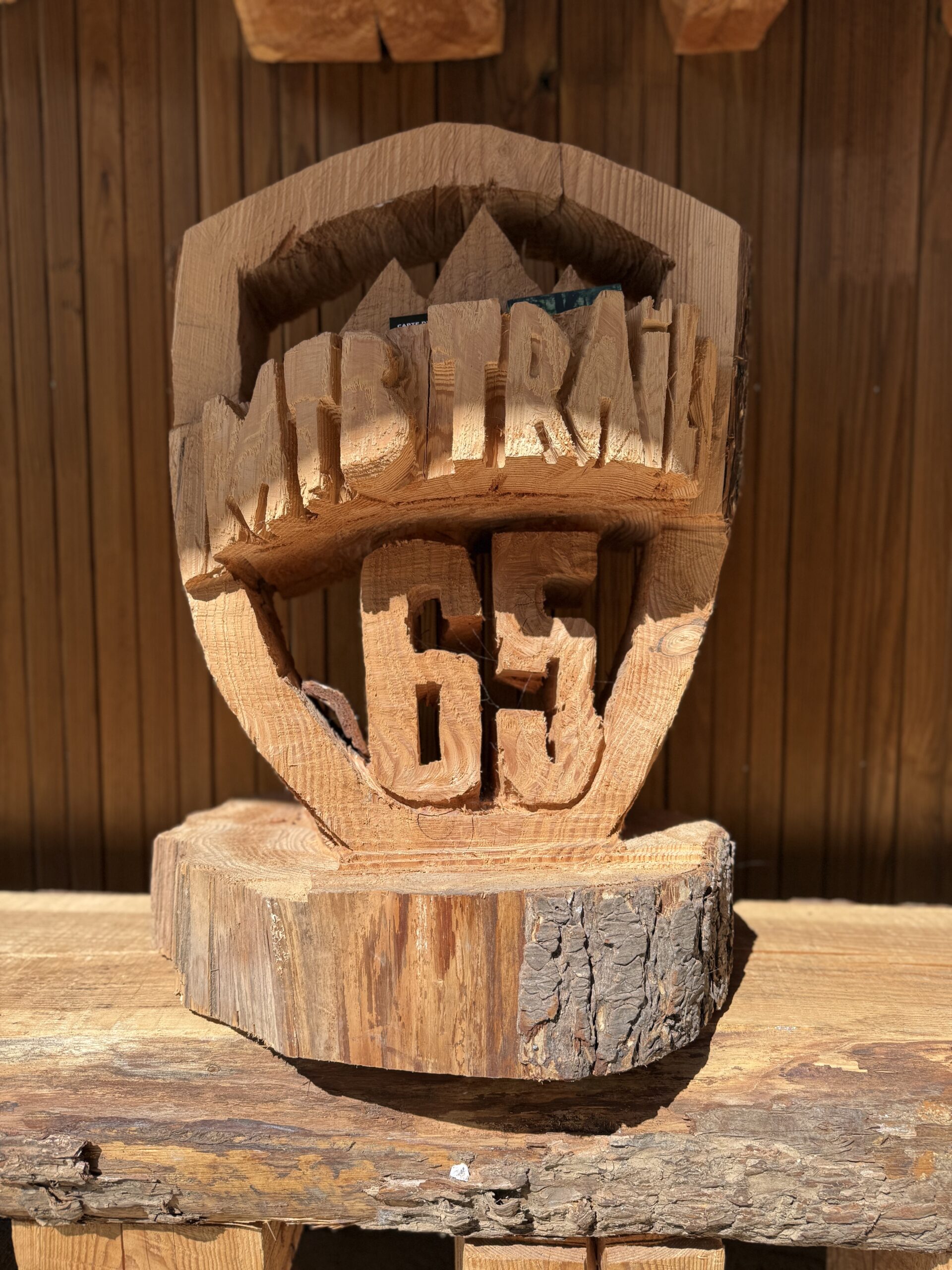 mtb trails 65 logo en bois par Etienne